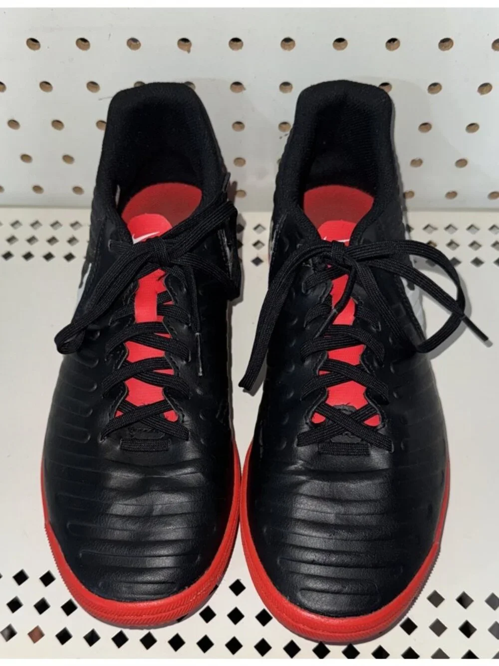 Nike TiempoX Legend Club IC Mens Indoor Soccer Turf Shoes Size 7 Black Red White